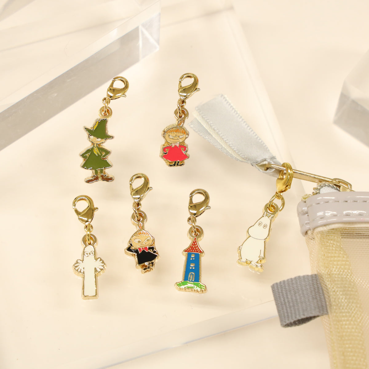 Tiny Charm (Little My/legs/BK) 7797