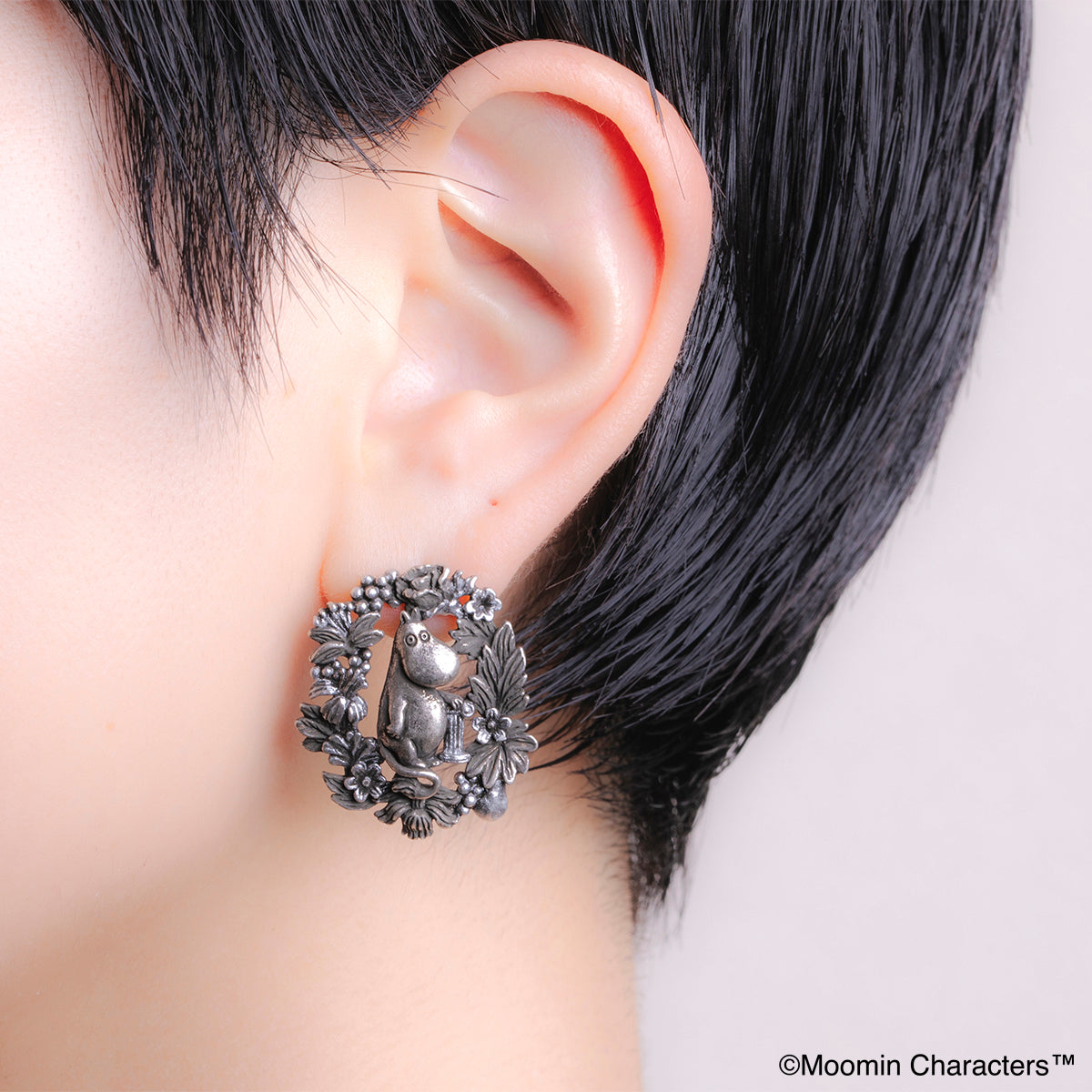 Palnart Poc ムーミンパパの肖像画ピアス MNPA004