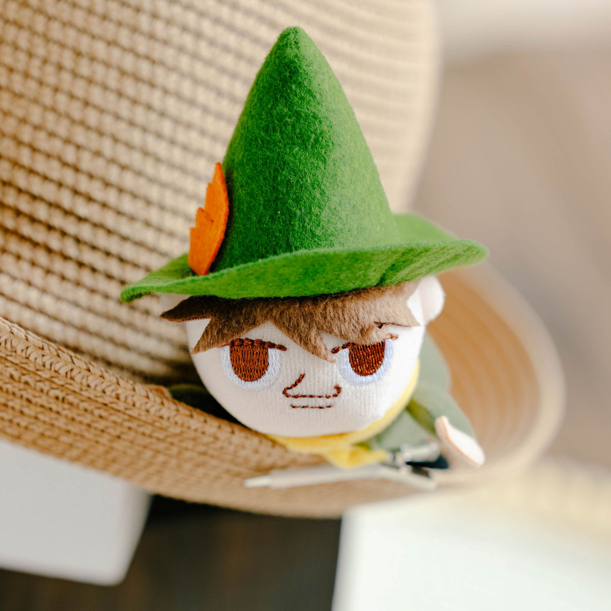 Plush toy with clip (Snufkin) [Moomin Valley Park exclusive design]