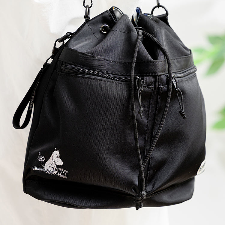 OUTDOOR PRODUCTS 巾着ショルダーバッグ（ムーミン＆リトルミイ）MON703BK-5