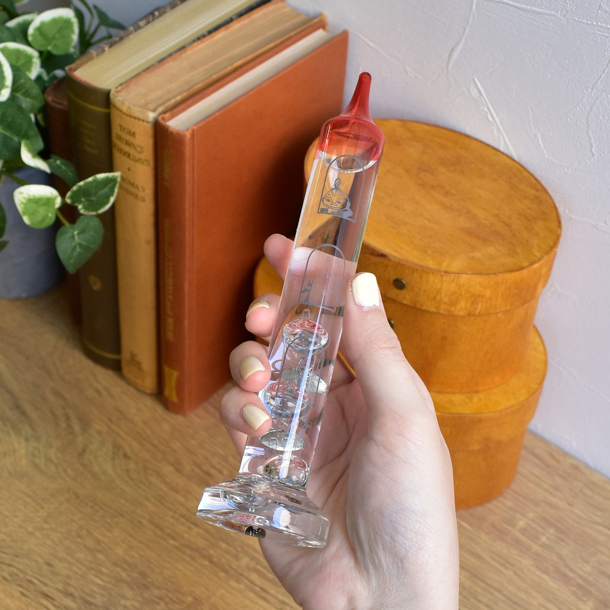 Expected delivery date: mid-July * Moomin House Glass Float Thermometer 152-333253 [Not available for airmail] <Pre-order item>