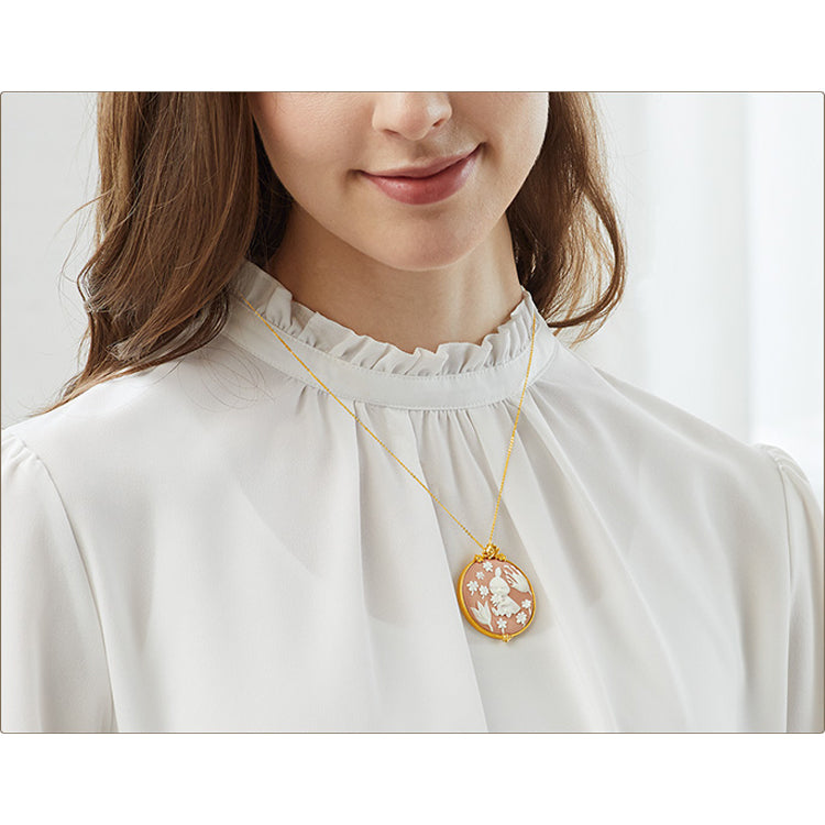 Porcelain cameo pendant (Moominvalley of Happiness/Little My) 5137700A <Special order item>
